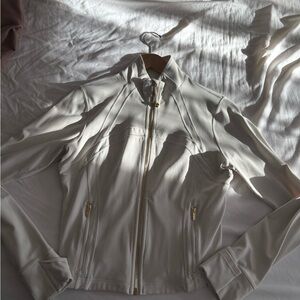 Cropped lululemon define jacket in Bone with Gold zipper
